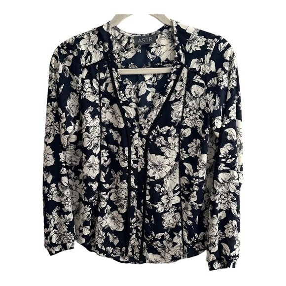 ASTR Floral Long Sleeve Top Size XS - Picture 1 of 8